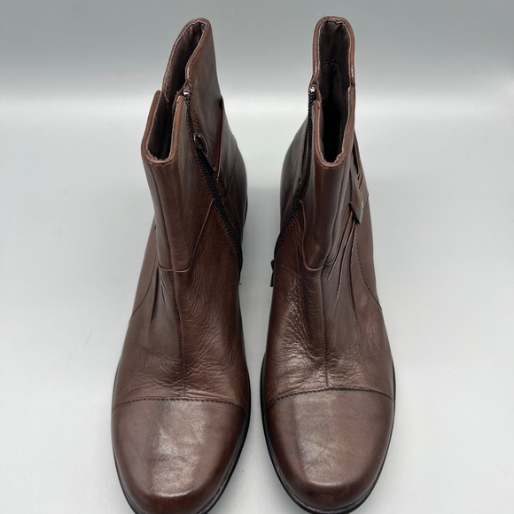 Clarks Brown Leather Cap Toe Ankle Boots Ring Detail 80834 Womens 9N - Picture 2 of 8